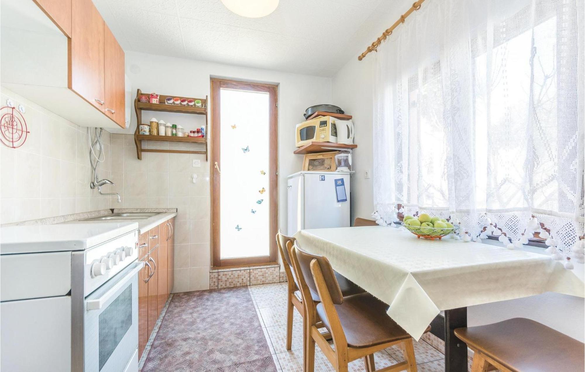 Amazing Apartment In Pavicini With Kitchen Exterior photo