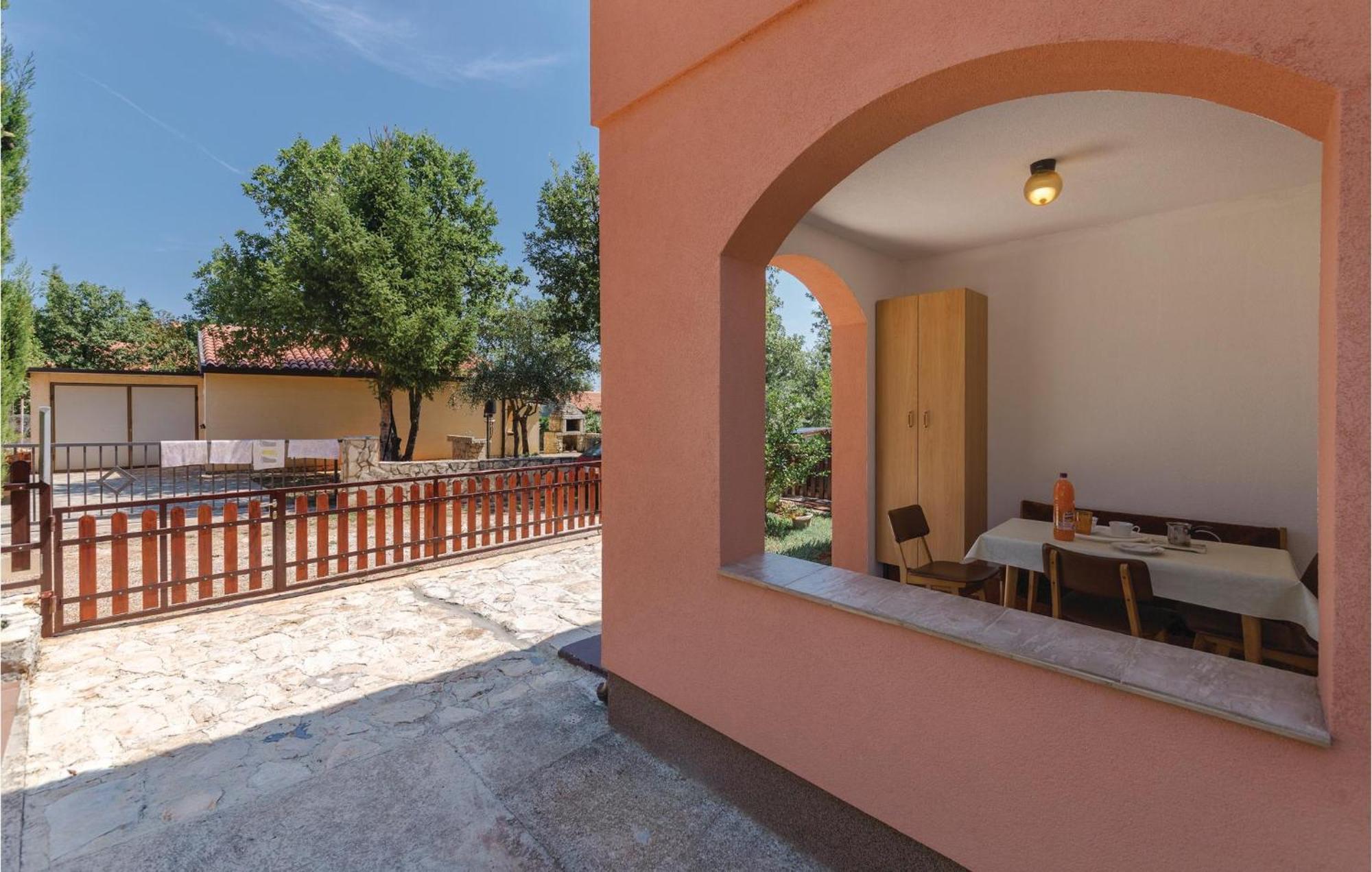 Amazing Apartment In Pavicini With Kitchen Exterior photo